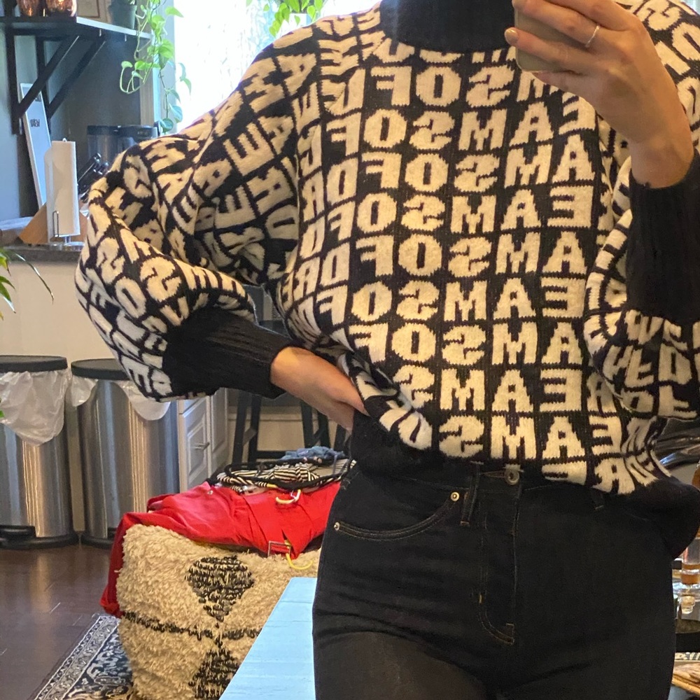 H&M size small chunky “dreams of dreams” sweater